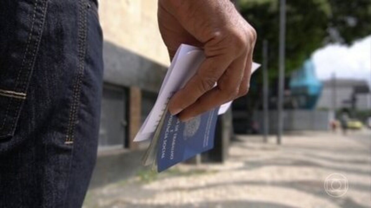 Bahia tem concursos públicos e processos seletivos abertos com salários de até R$ 30 mil; veja