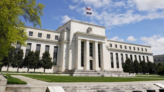 Banco Central dos EUA eleva taxa de juros pela 1ª vez em mais de 3 anos