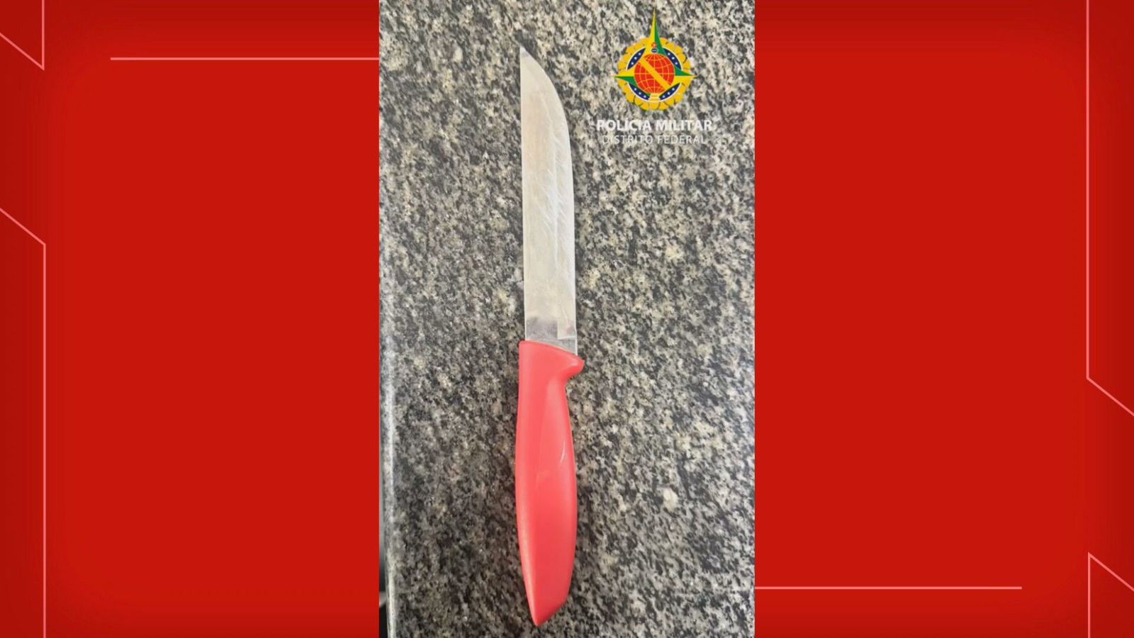 Homem é preso suspeito de ameaçar companheira com faca no DF; ele tem condenação por roubo e sequestro