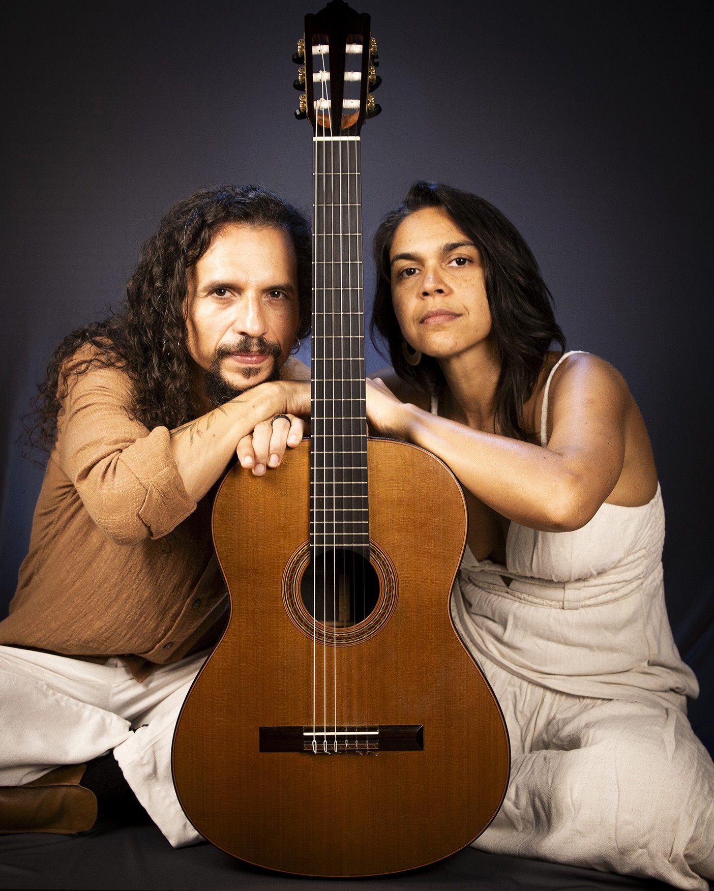 Violonista Alex Maia e a cantora Carol Andrade percorrem em álbum o grande sertão do repertório de Luiz Gonzaga