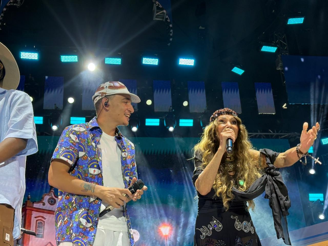 Recife abre carnaval com João Gomes, Lenine e espetáculo de maracatu no Marco Zero; Priscila Senna encerra noite