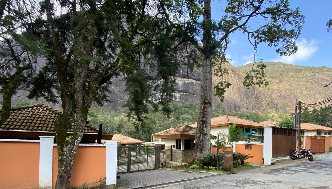 Endereço ligado a Claudio Castro e alvo de operação da PF fica em condomínio de alto padrão em Petrópolis