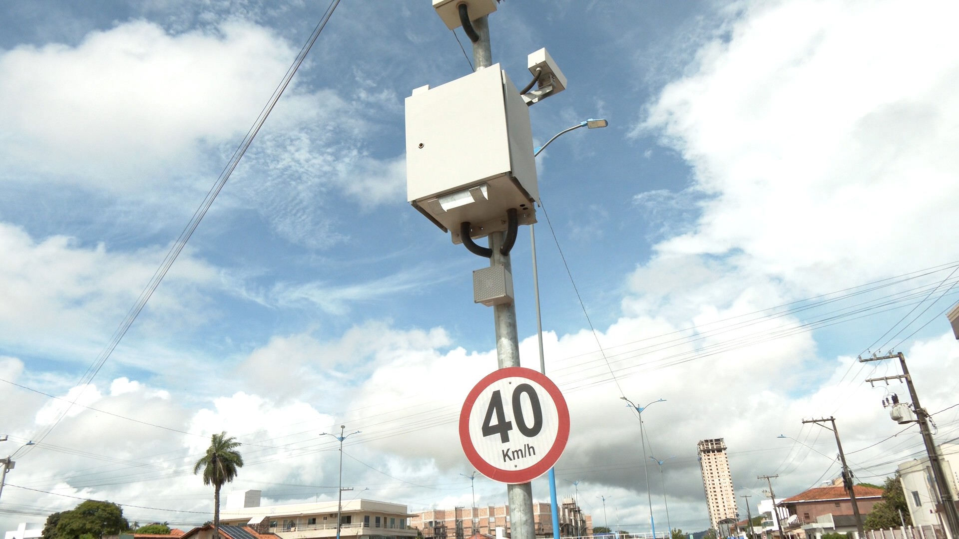 Dez novos radares vão passar a operar em rodovias do Vale e região nesta quarta-feira (29); veja os locais