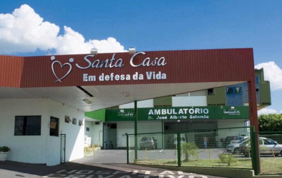 Jovem foi encaminhada à Santa Casa de Andradina — Foto: Santa Casa de Andradina/Divulgação