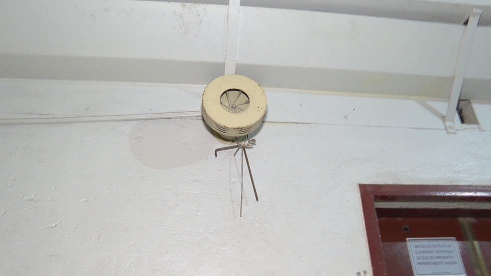 Sirene de alarme no abrigo antibombas, em 2023. — Foto: Frederico D'Ávila/TV Globo