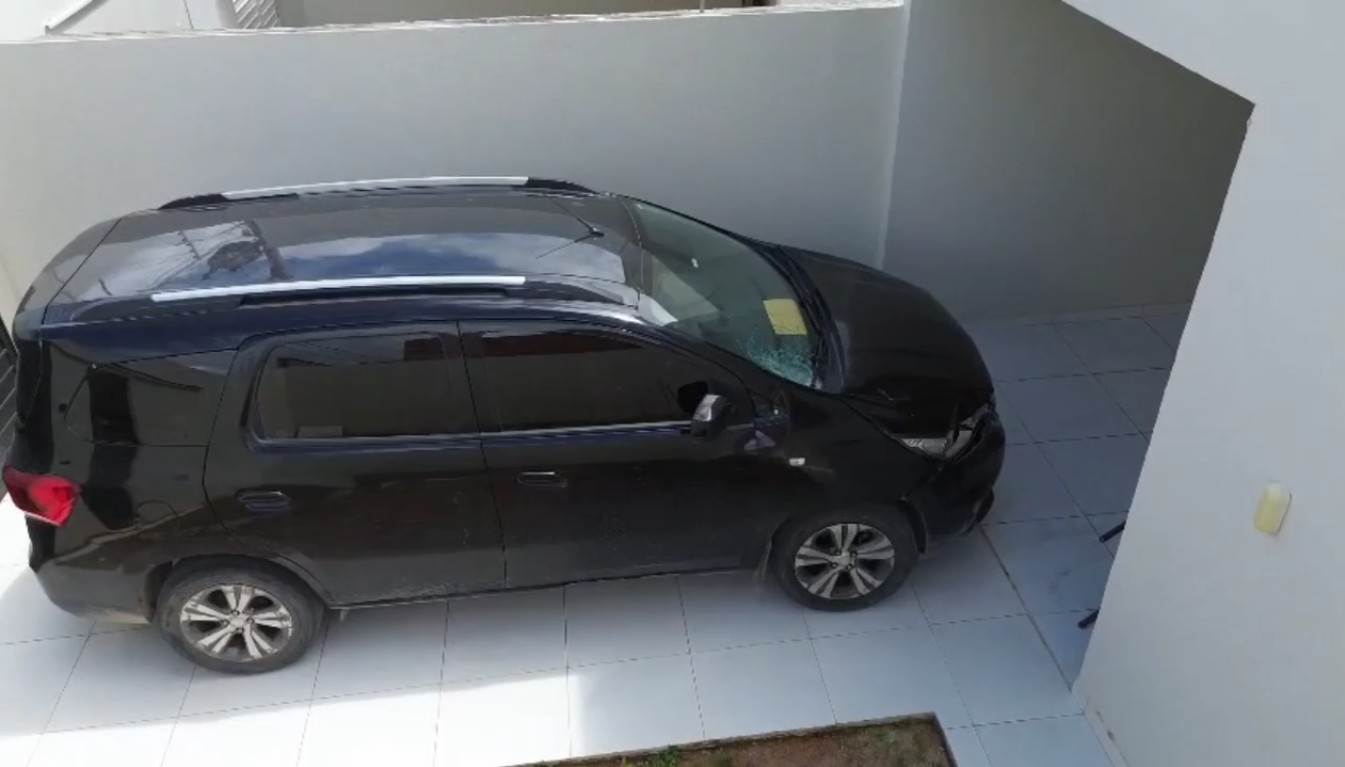 Câmera registra momento em que homem que atropelou e matou mulher em AL recebe ajuda para fugir