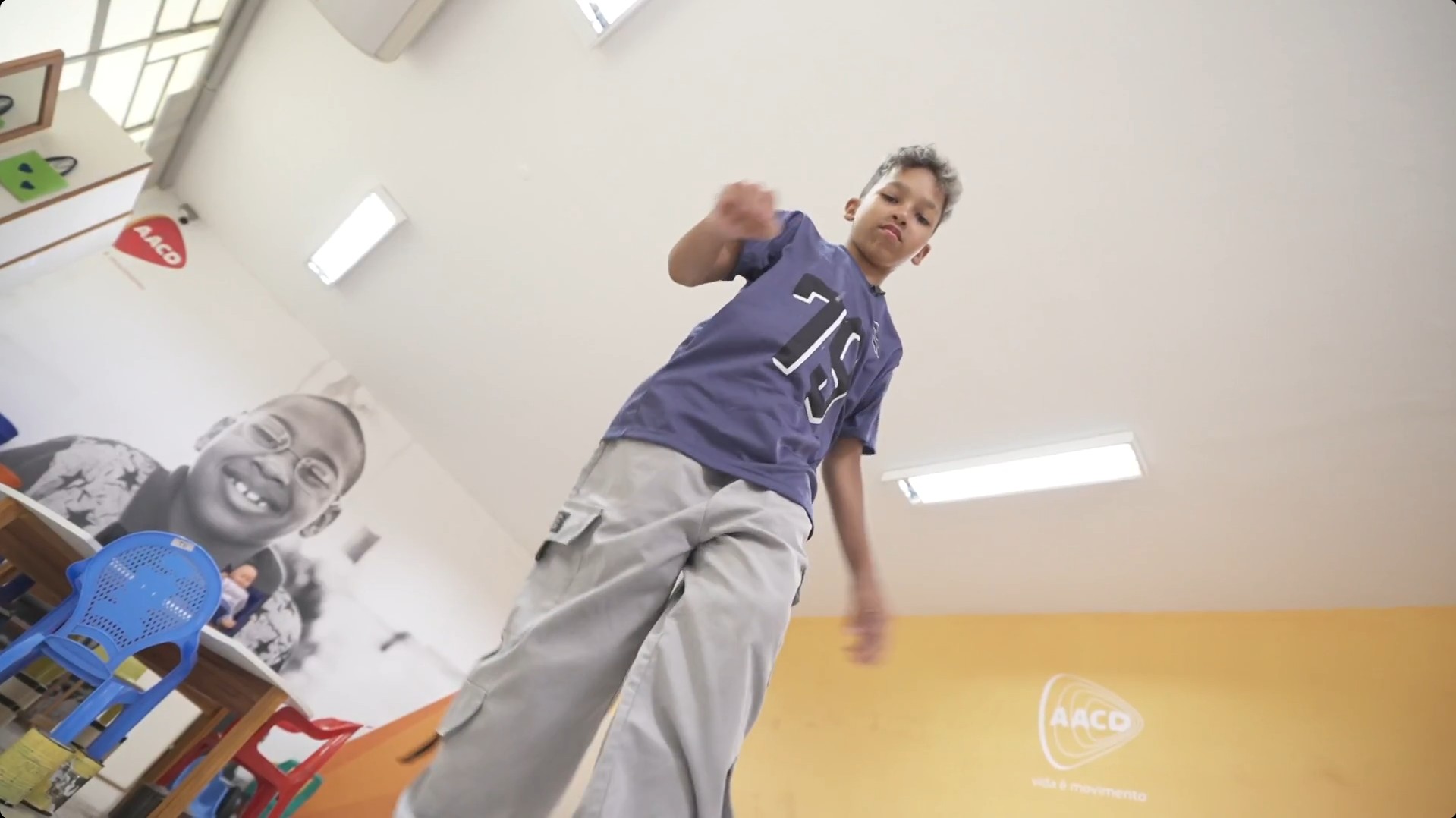 Menino de 10 anos sobrevive a bala perdida em SP e surpreende médicos com recuperação