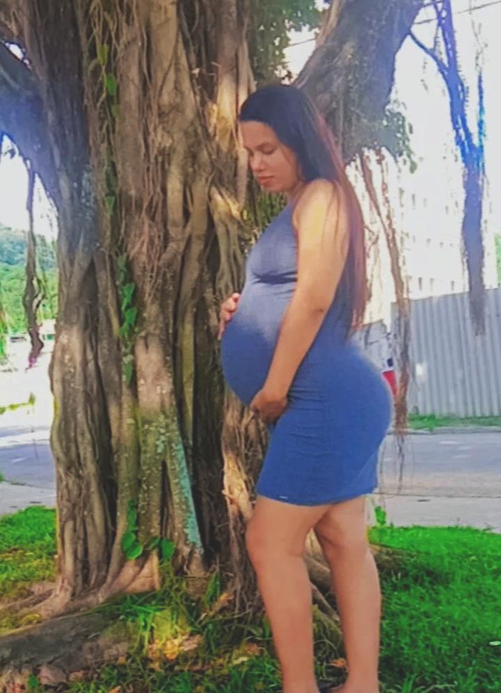 Denyse grávida de Helena Vitória, que nasceu em Santos (SP) em maio deste ano. — Foto: Arquivo pessoal