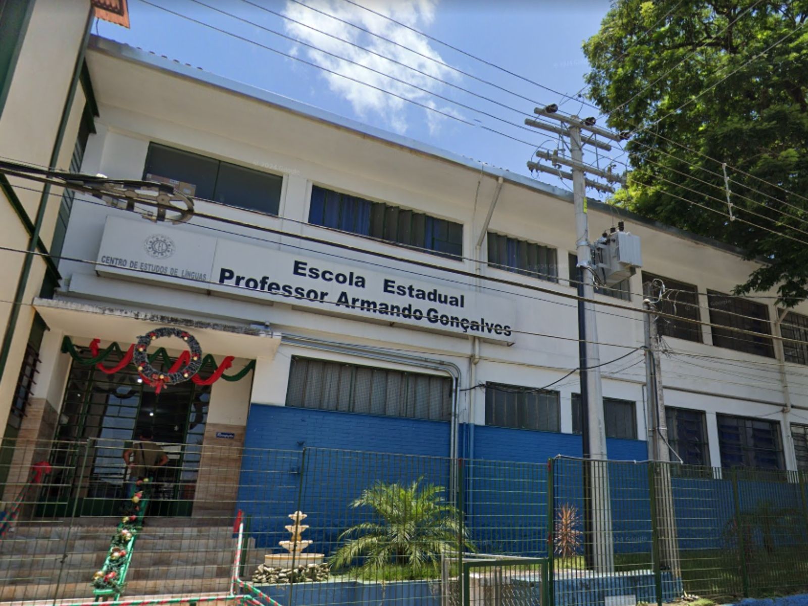 Adolescente armado com faca ameaça aluna em escola de SP e é apreendido pela PM