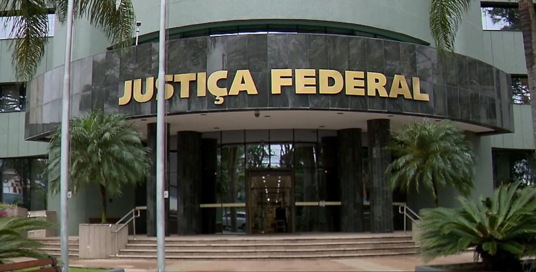 Após determinação de Dias Toffoli, PF recolhe arquivos referentes a 18 processos da 13ª Vara da Justiça Federal em Curitiba