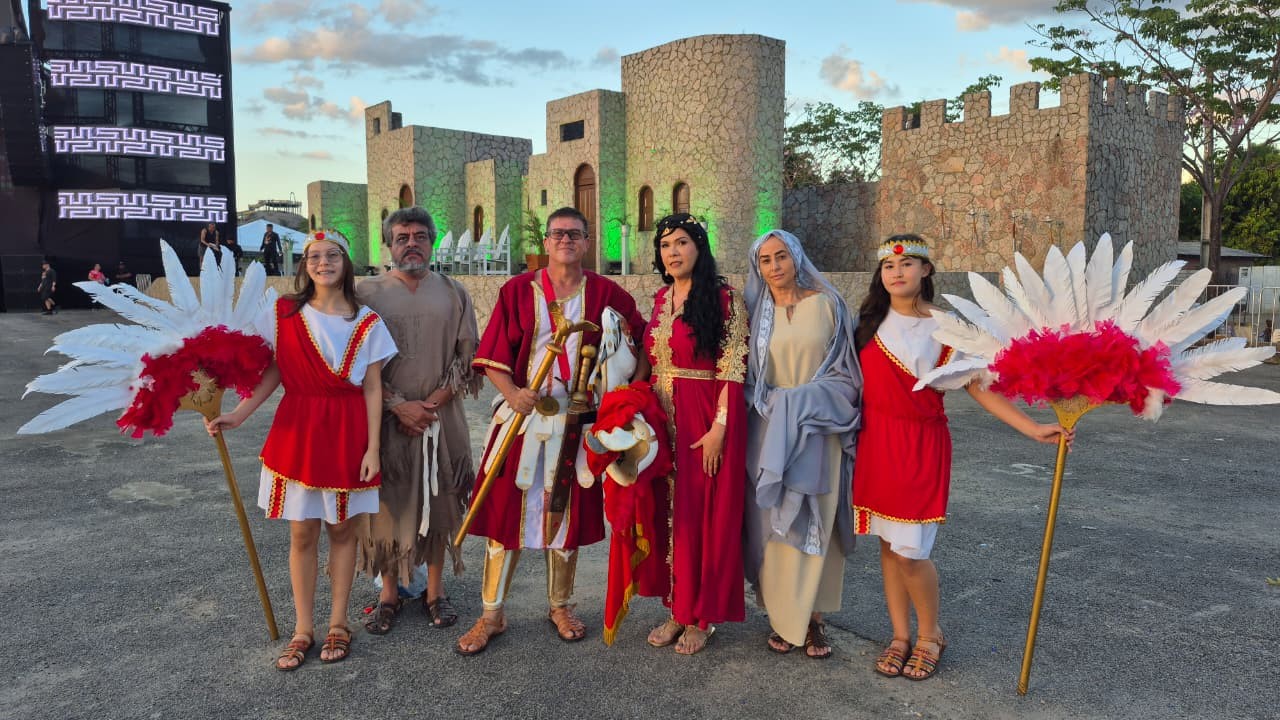 Família mantém tradição desde a criação da Paixão de Cristo de Mucajaí