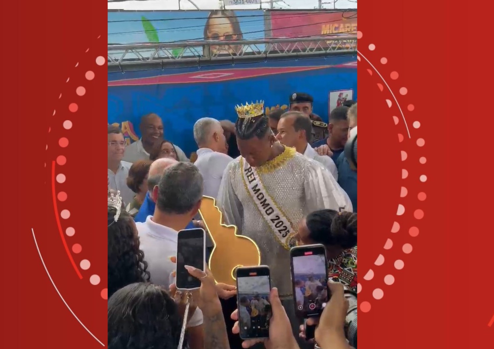 Abertura da Micareta de Feira de Santana é marcada por homenagem ao bloco Pomba de de Malê 