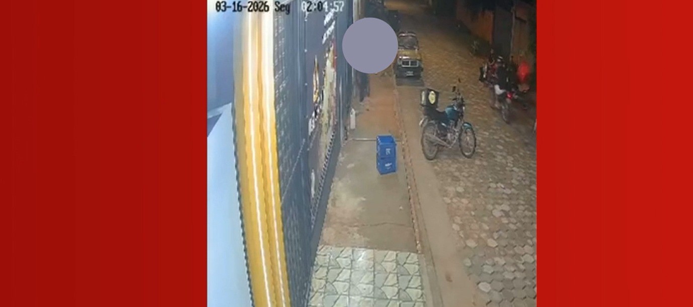 VÍDEO: Homens são feridos por tiros disparados por motociclista em Buritizeiro
