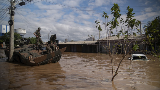 Rio Grande do Sul tem alerta para riscos de inundações e deslizamentos - Foto: (Carlos FABAL / AFP)