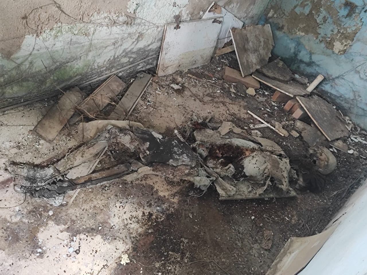 Ossada é encontrada em casa abandonada em Maricá 