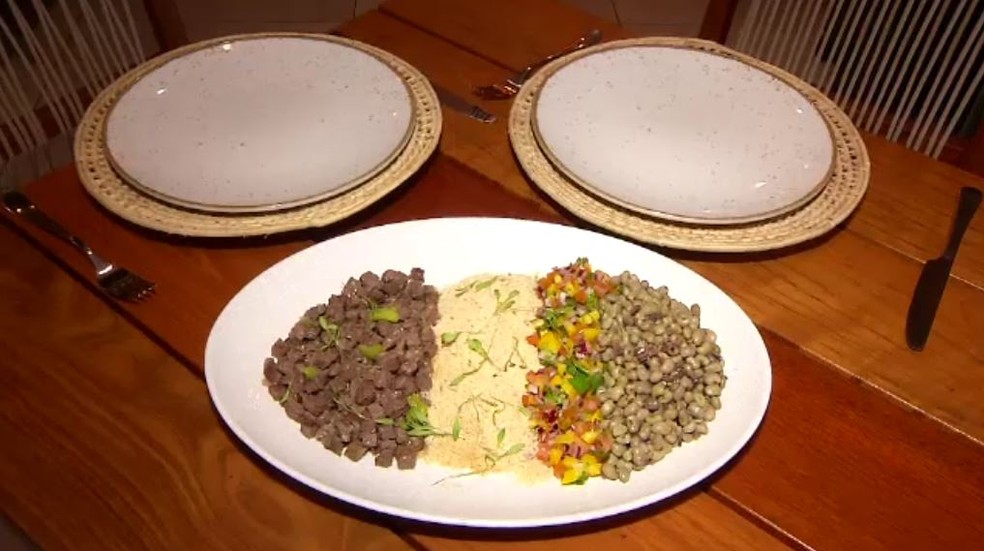 Aprenda a receita de arrumadinho de carne de sol. — Foto: Reprodução/TV Verdes Mares