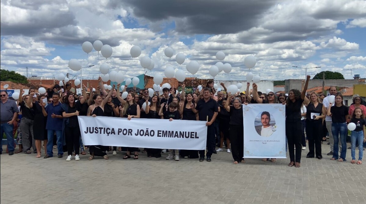 Filho de vice-prefeito assassinado no DF: parentes e amigos pedem justiça em passeata no Piauí