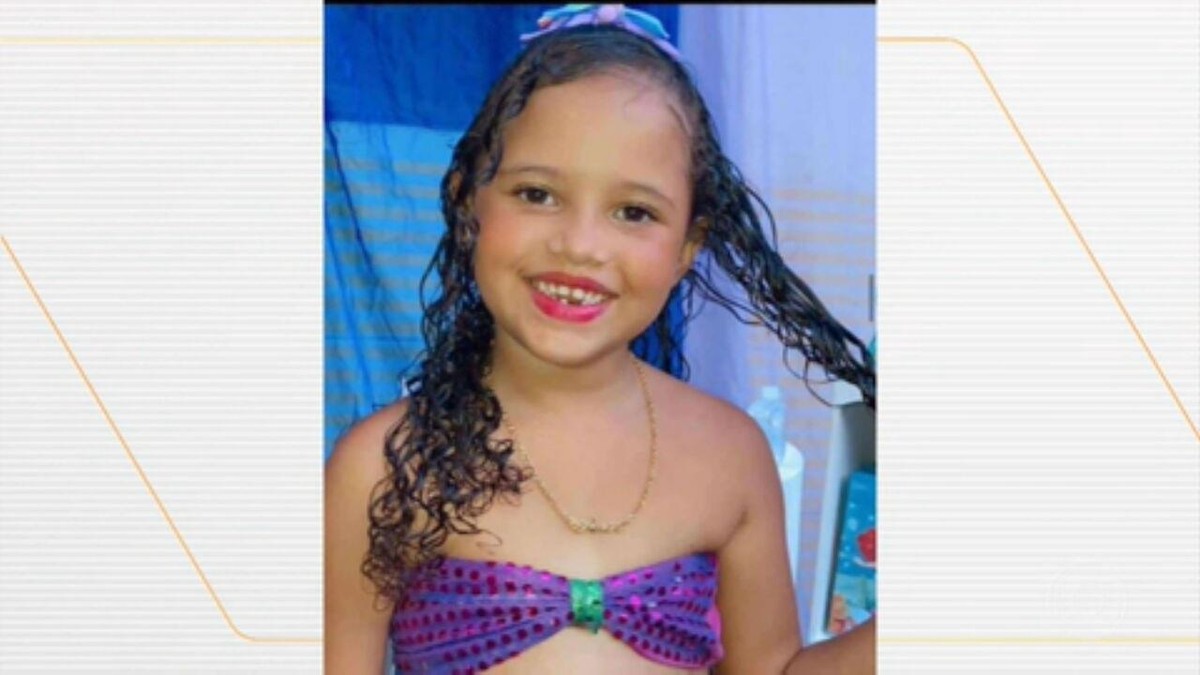 Menina De 6 Anos Que Brincava No Terraço De Casa Morre Em Tiroteio