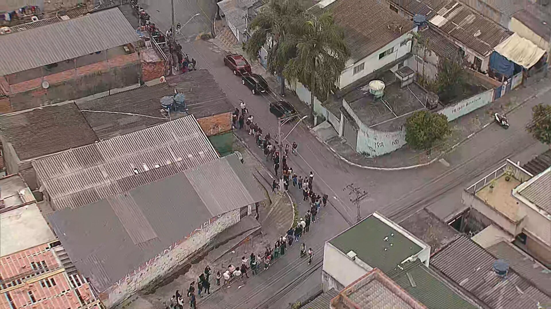 Feirão de empregos na área de logística gera fila enorme de candidatos em Embu das Artes, na Grande SP; veja como participar 