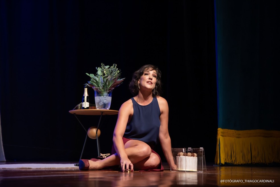 Adriana Birolli em cena — Foto: Thiago Cardinali/Divulgação