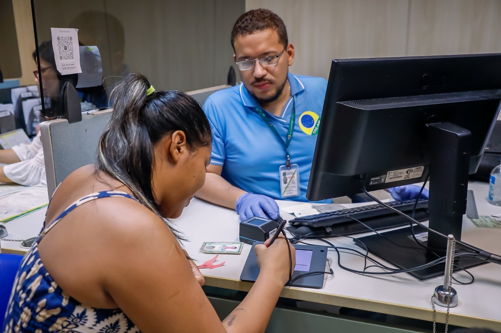 Mais de 73 mil eleitores no AM estão irregulares e têm até 19 de maio para regularizar título; saiba como