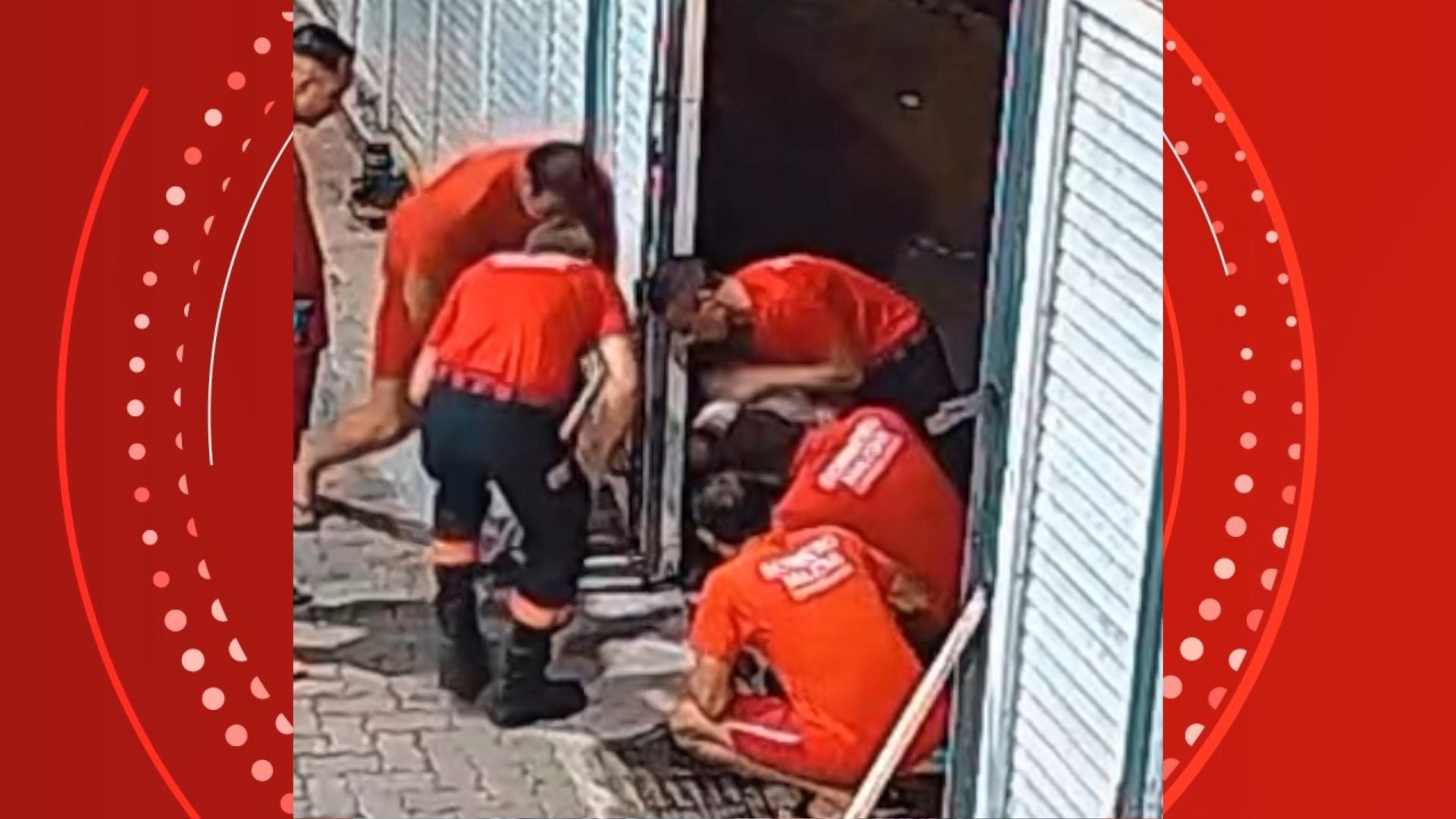 VÍDEO: bombeiros salvam recém-nascida engasgada em Cariacica