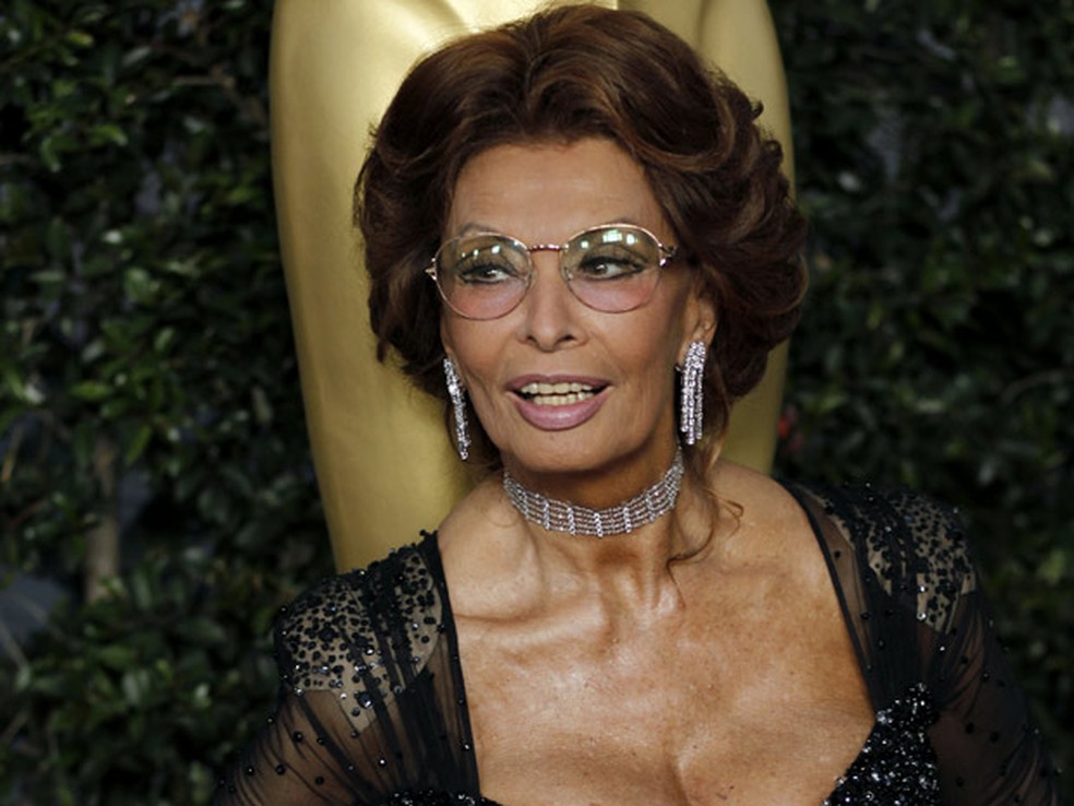 A atriz Sophia Loren em evento que a homenageia em Beverly Hills, Califórnia — Foto: AP 