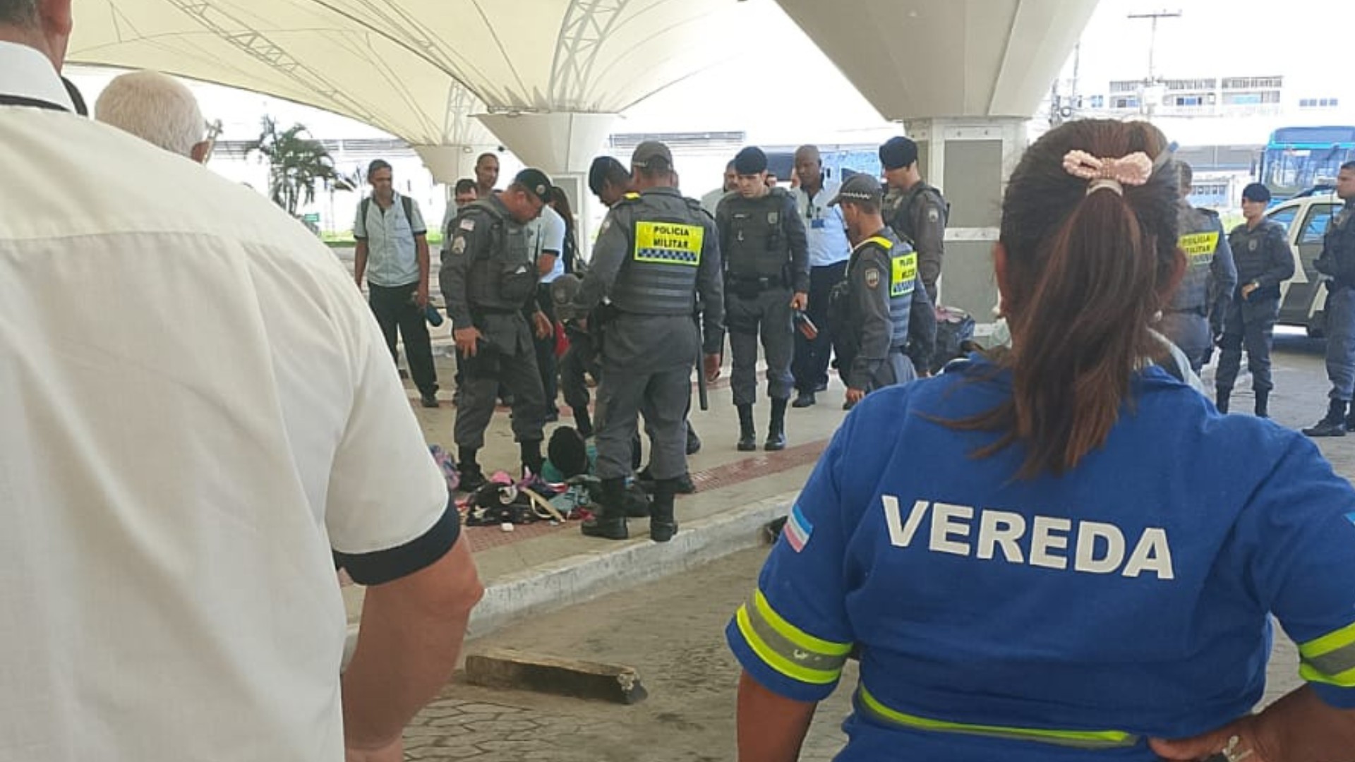 VÍDEO: motorista de ônibus é esfaqueado dentro de terminal em Vila Velha