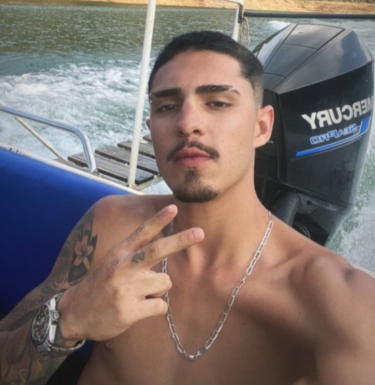Mecânico que morreu em acidente de moto em Divinópolis estava a caminho do trabalho