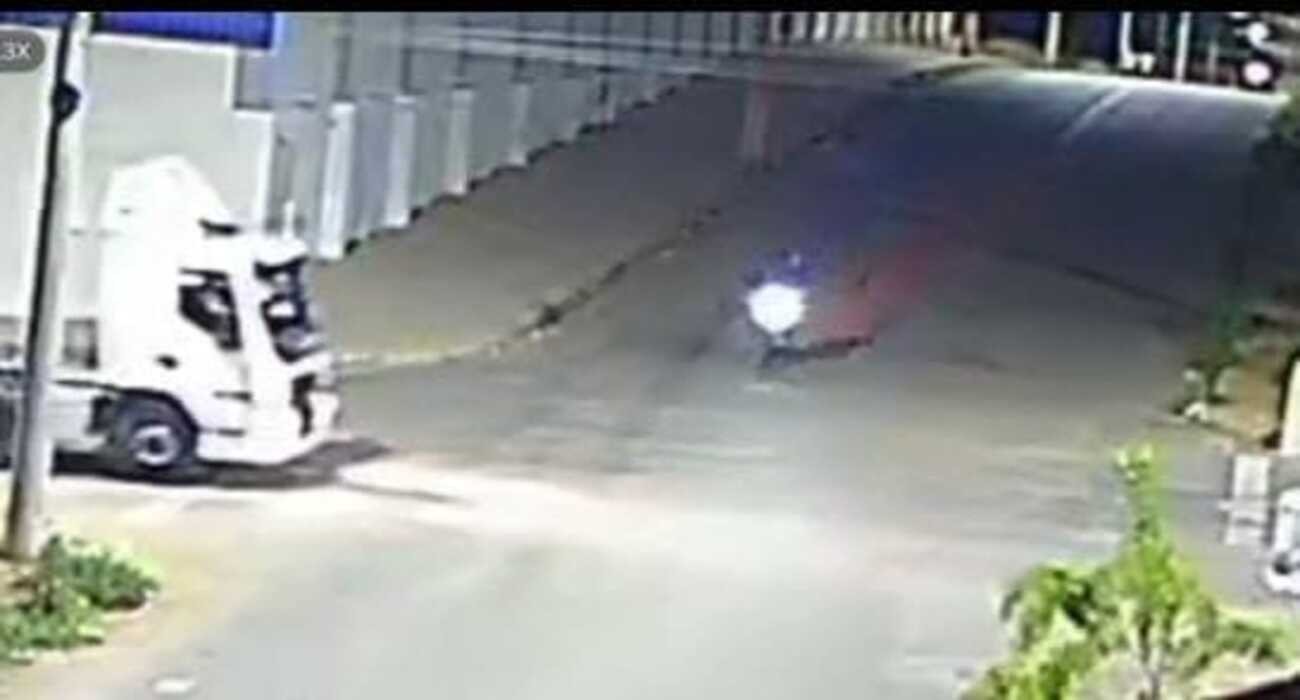 Adolescente morre após colisão com caminhão em cruzamento de Nova Serrana; veja vídeo