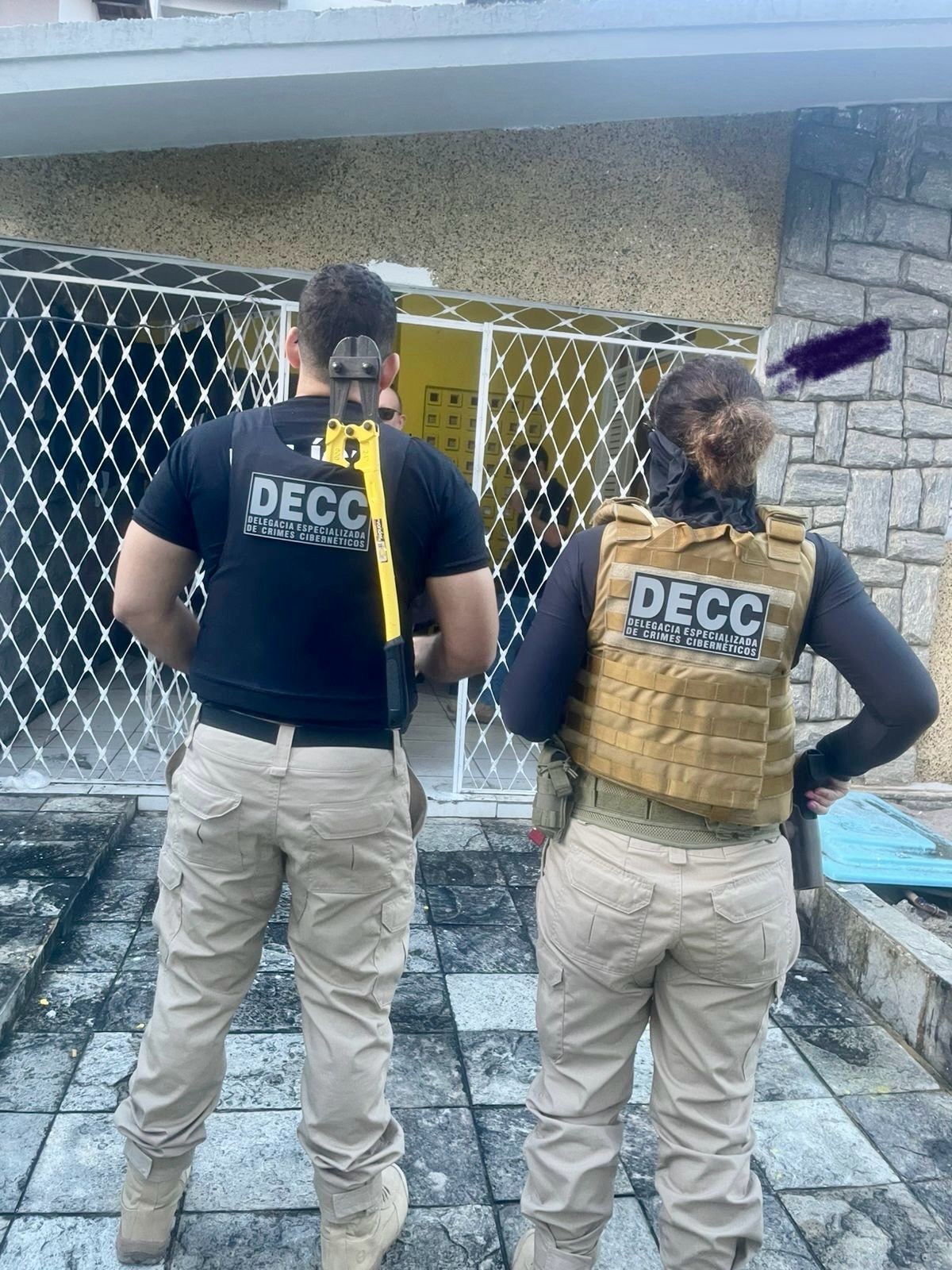 Operação prende suspeito de armazenar conteúdo de abuso sexual infantil, em João Pessoa