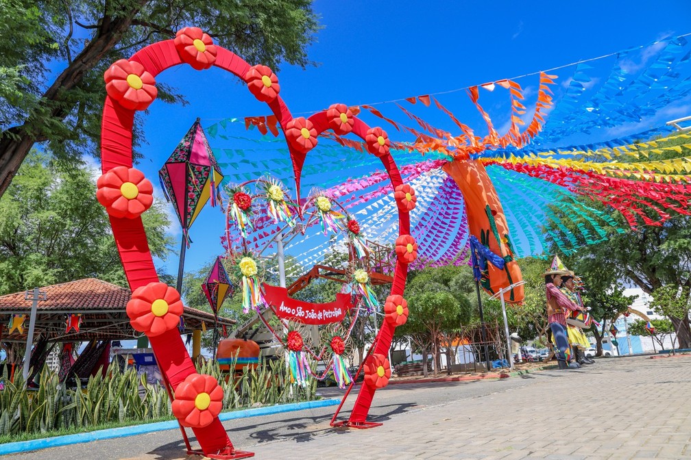 Cidade de Petrolina ganha decoração especial para o São João — Foto: Divulgação/Ascom PMP