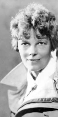 Uma foto sem data mostra a aviadora americana Amelia Earhart — Foto: Foto AP