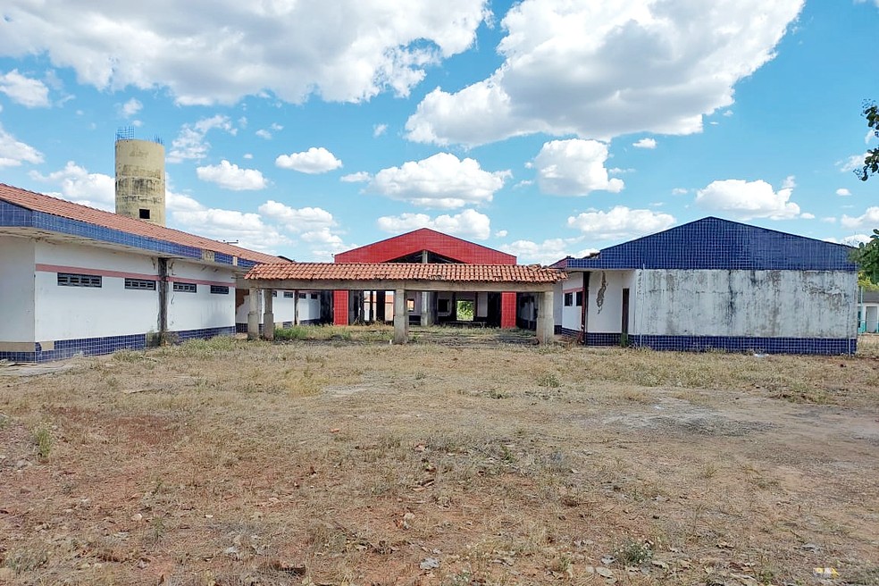 Escola em Centenário está deteriorada — Foto: Divulgação/MPTO