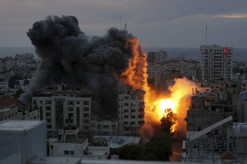 Ataque do Hamas a Israel — Foto: P Photo/Adel Hana