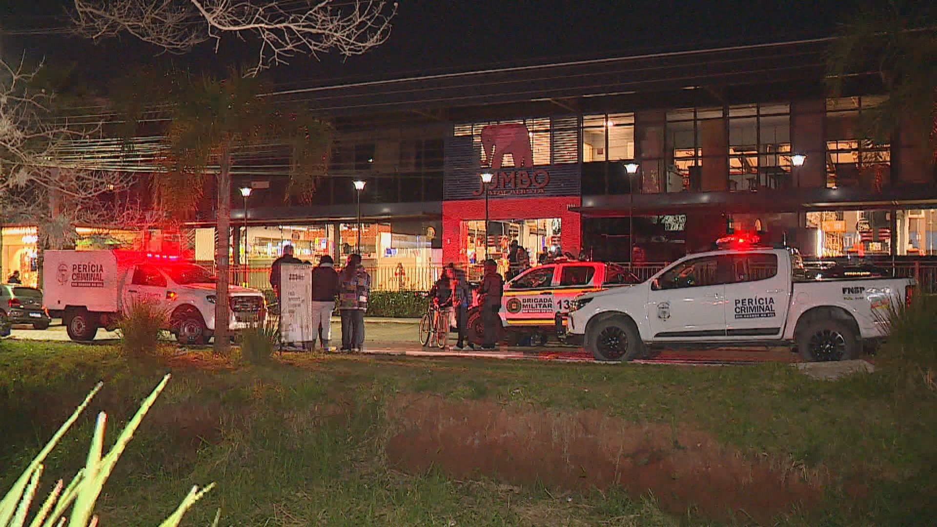 Três assaltantes morrem em confronto com a polícia após roubo a loja de perfumes no RS