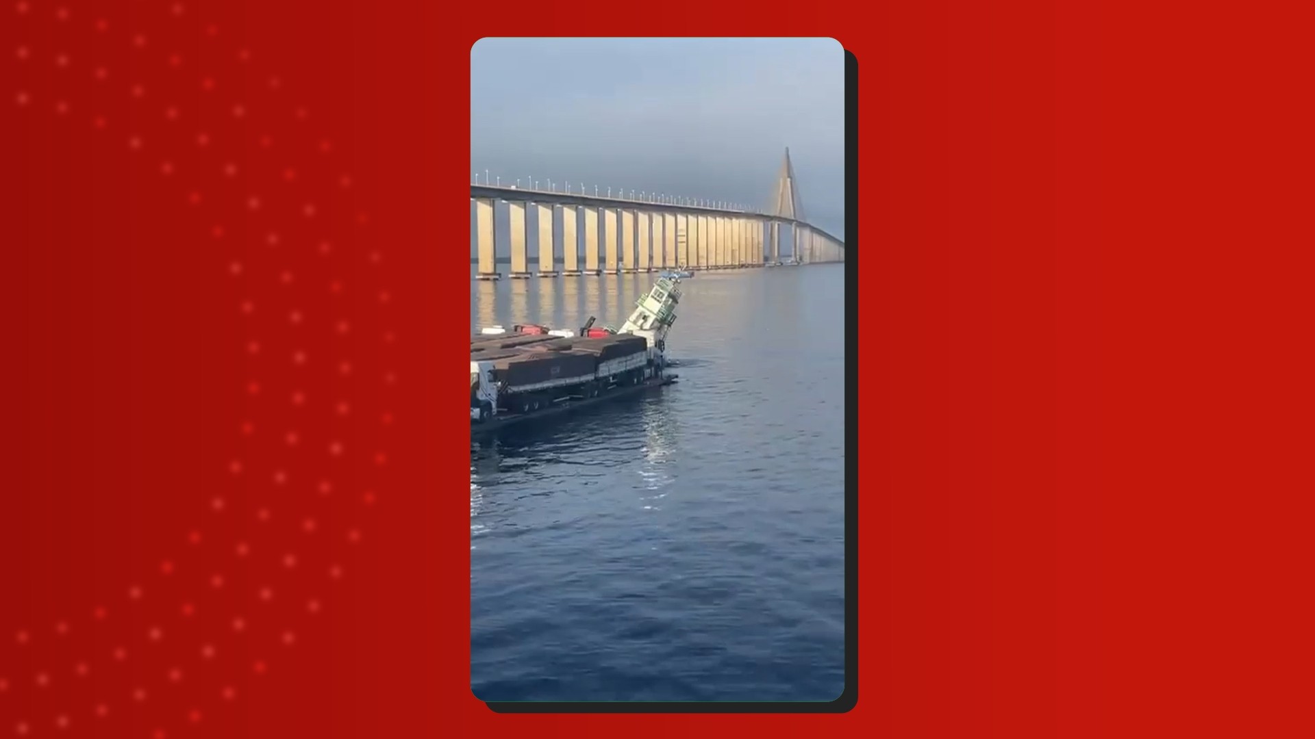 Vídeo mostra rebocador afundando próximo à Ponte Jornalista Phelippe Daou