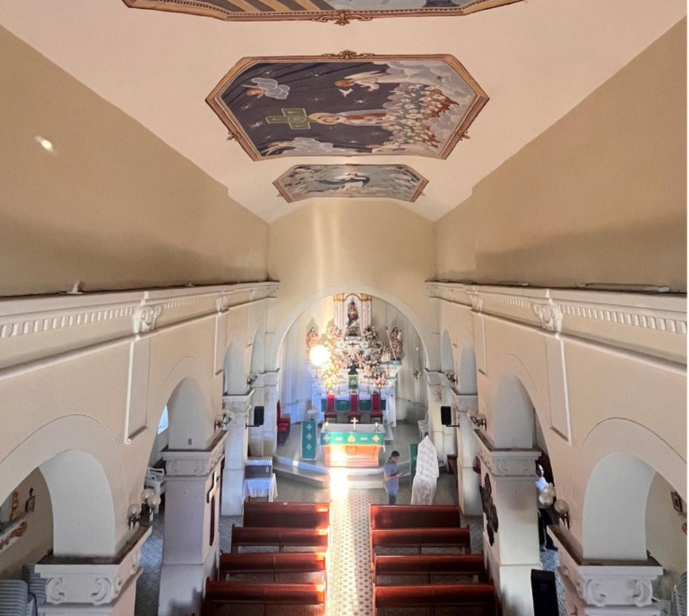 Teto da igreja possui problemas estruturais identificados por engenheiros. — Foto: Paróquia Nossa Senhora da Conceição