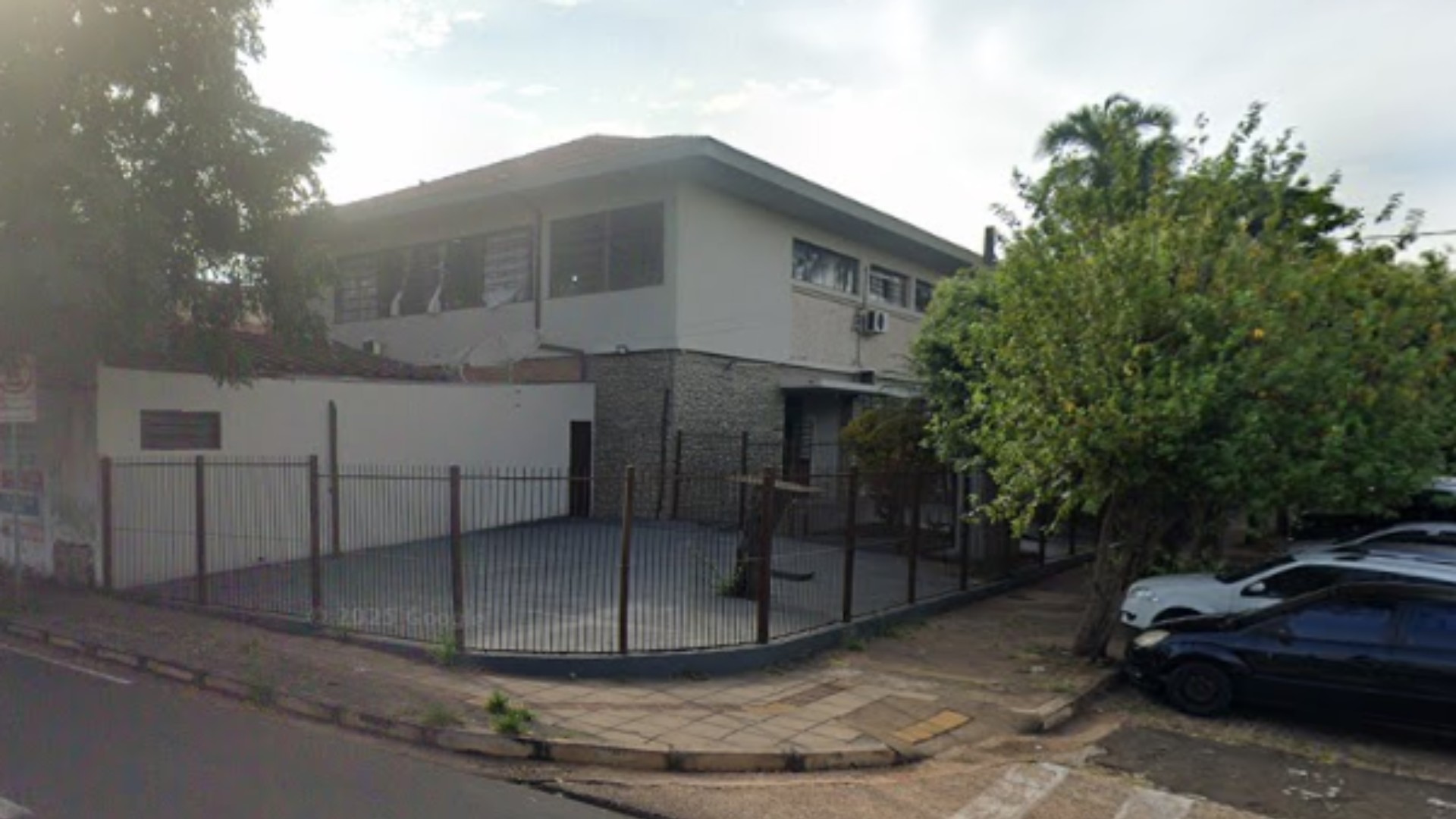 Adolescente denuncia ter sido agredida com caneta por aluna em escola estadual de Rio Preto