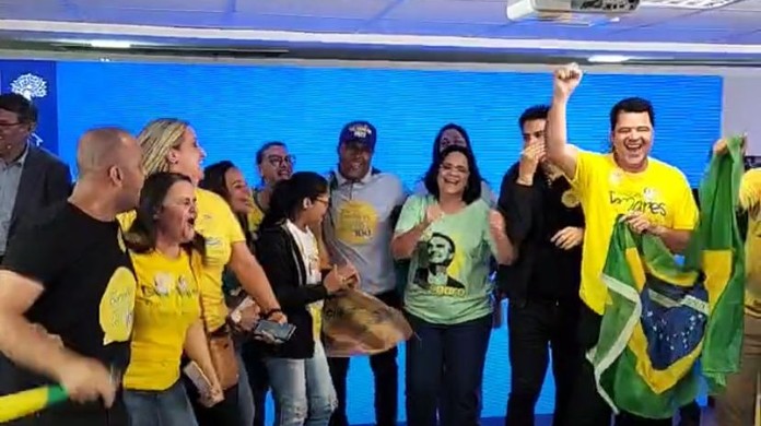 Apuração 2022: Damares Alves é eleita senadora pelo DF - 02/10/2022 - Poder  - Folha