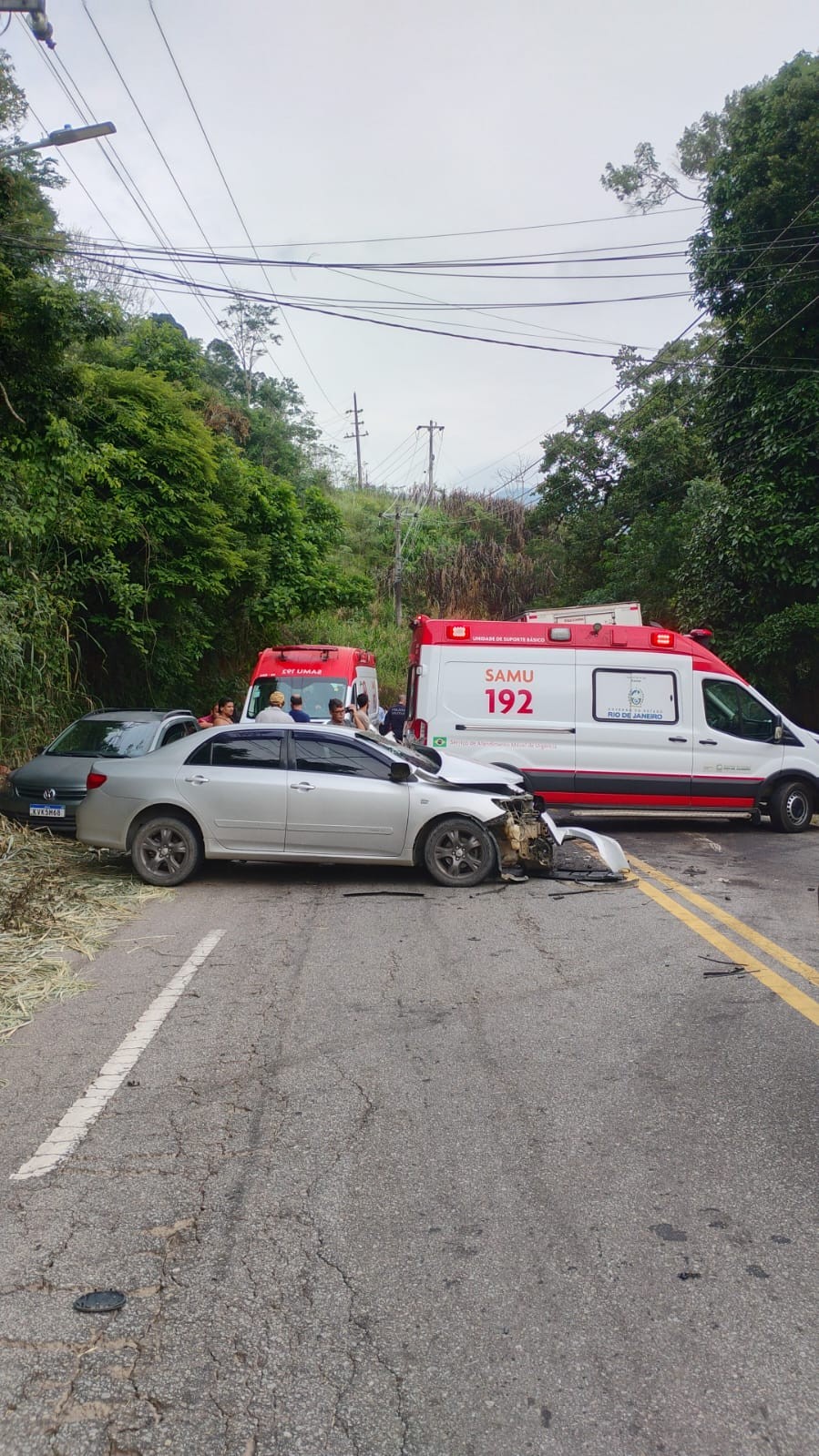 Acidente entre carro, moto e caminhão deixa três pessoas feridas em Rio Claro 