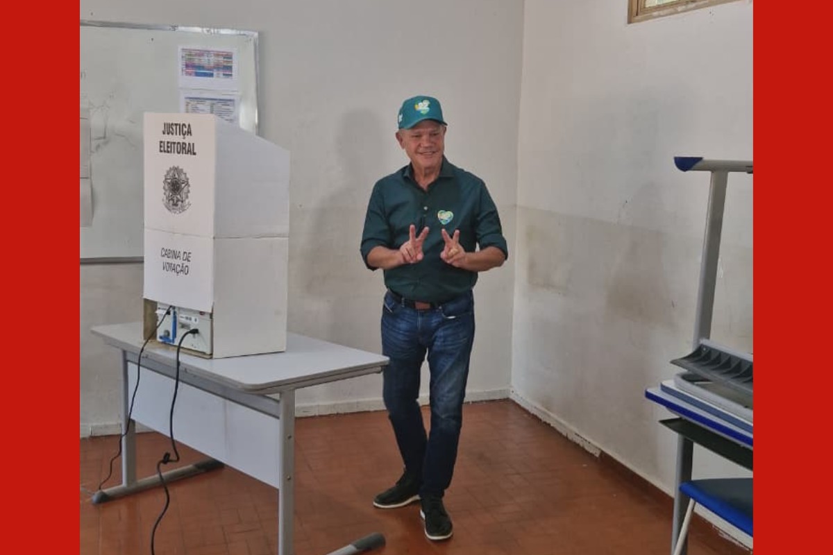Wellington Fagundes (PL) vota em Rondonópolis (MT)