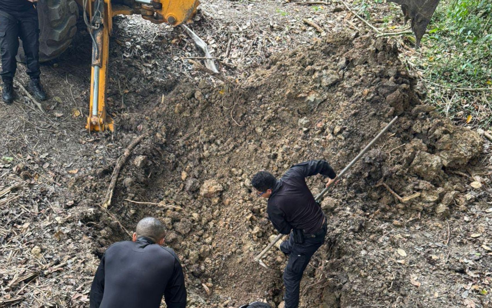 Idoso de 80 anos é morto e tem corpo enterrado na Bahia; quatro suspeitos foram presos e um morreu em confronto com a polícia