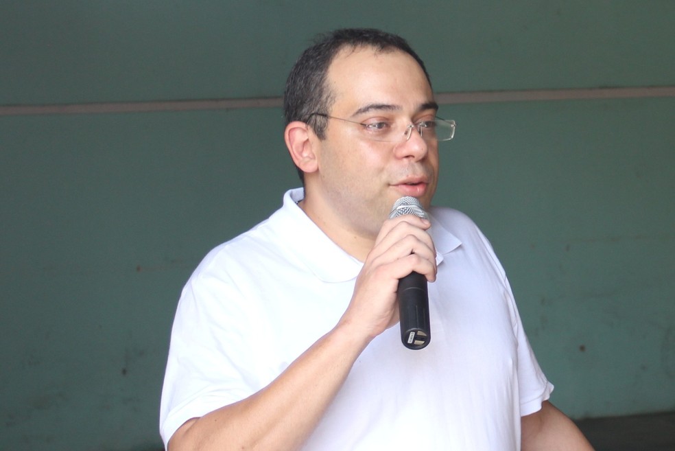 Anderson Marcelo Leão Lopes morreu em um acidente na BR-040, em Santos Dumont — Foto: TV Integração