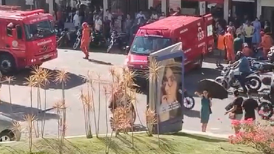 Caminhão desgovernado provoca acidente em Bom Jesus do Itabapoana