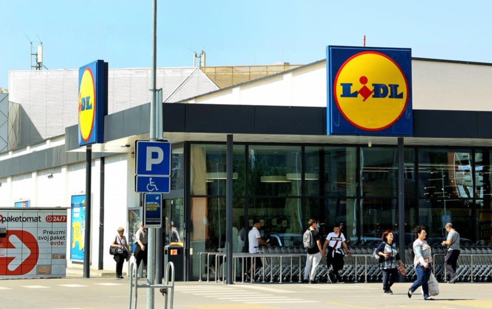 Loja da rede Lidl. — Foto: Jelena Djuvic Pejic/DW