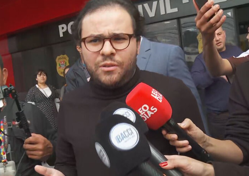 Defesa de Hytalo Santos durante coletiva no Departamento Estadual de Investigações Criminais (DEIC) na tarde desta sexta-feira (15). — Foto: TV Globo