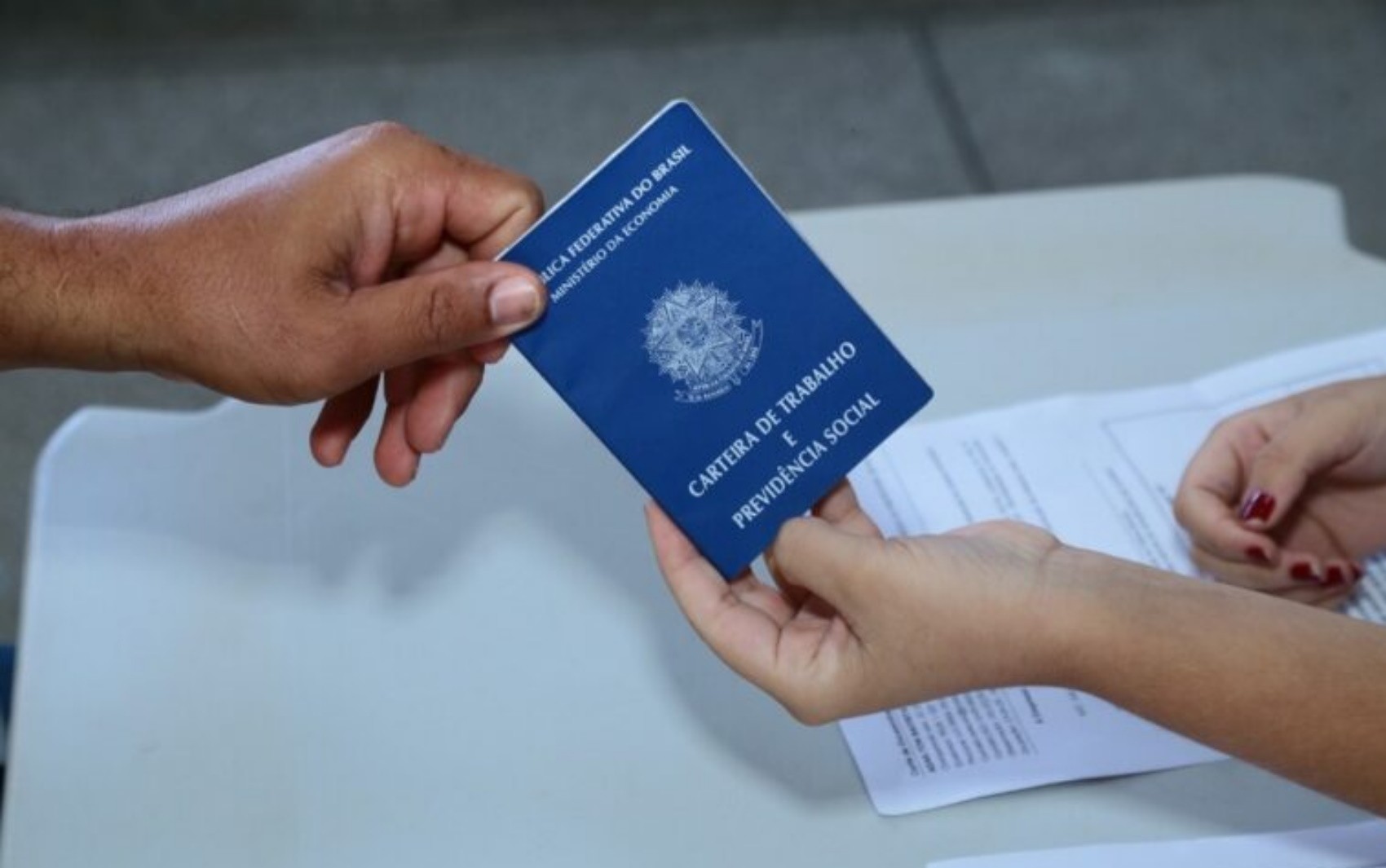 Empresas oferecem quase 230 vagas de emprego em Goiânia