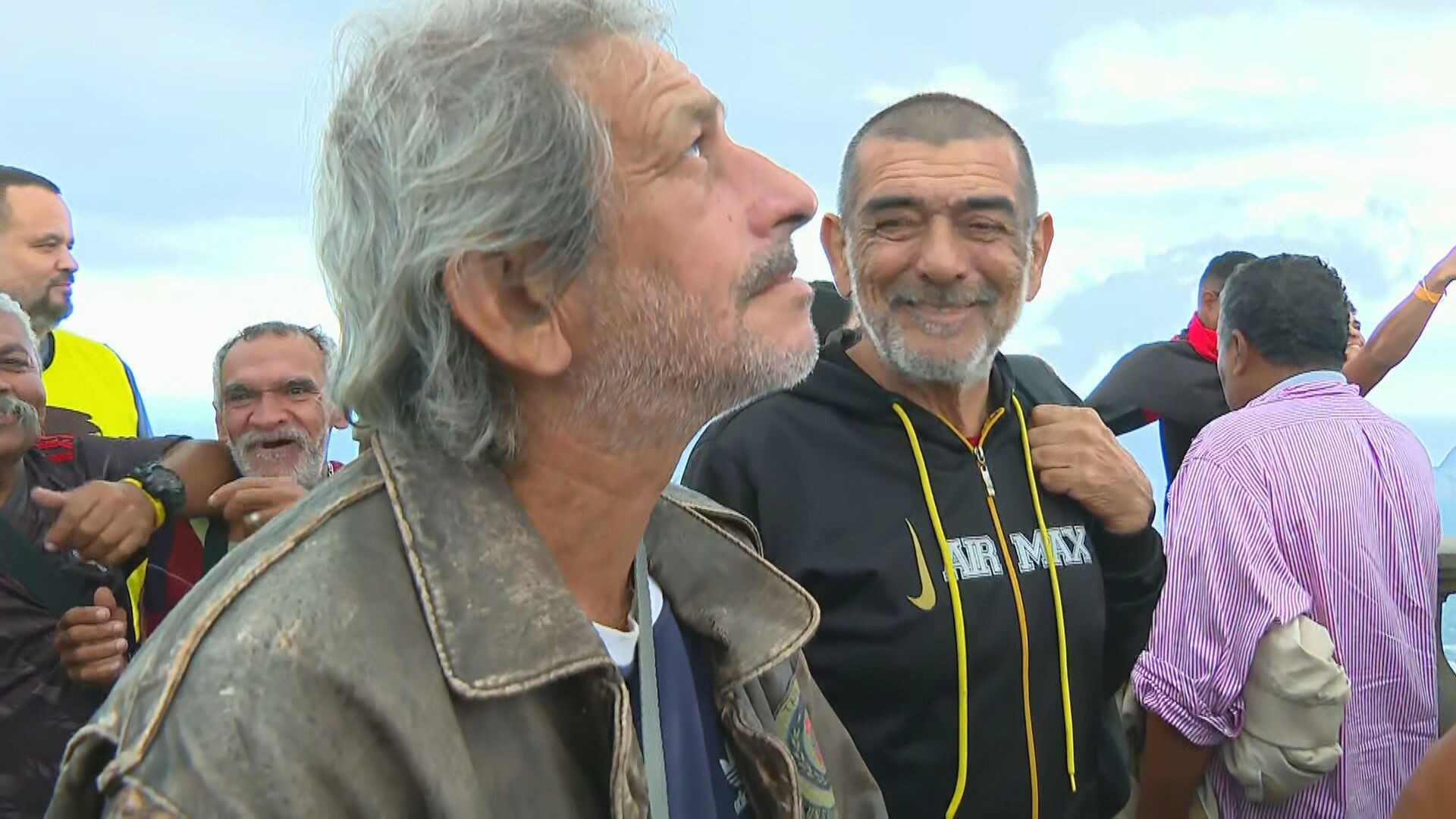 Grupo com 30 pessoas em situação de rua visita o Cristo Redentor: ‘maior presente da vida’, diz mulher 