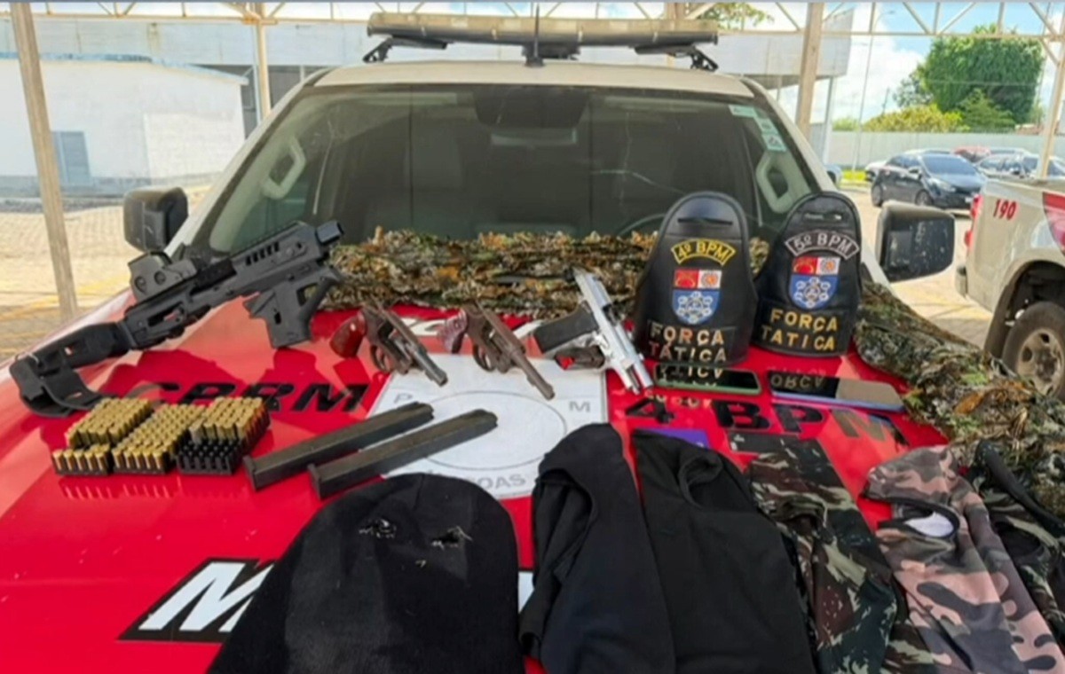 Suspeito morre durante troca de tiros com a PM em Maceió; armas foram apreendidas
